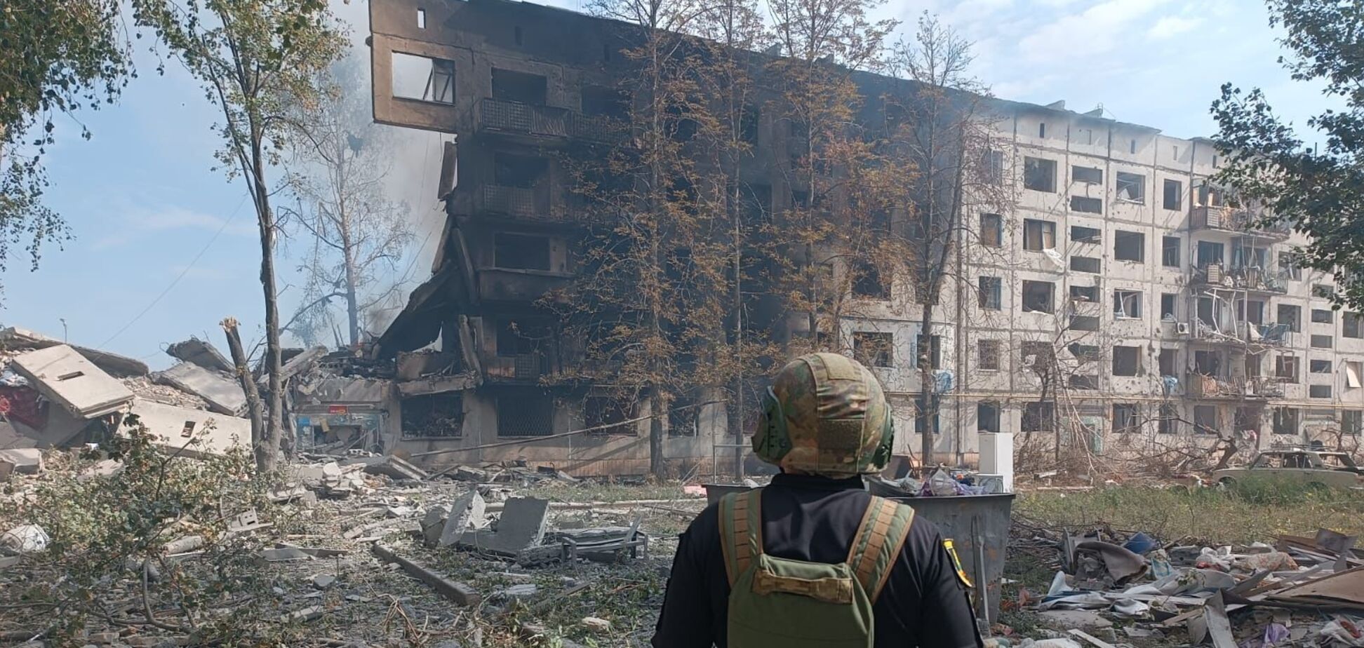 Враг атаковал Константиновку: разрушены дома, пятеро пострадавших, под завалами ищут людей. Фото