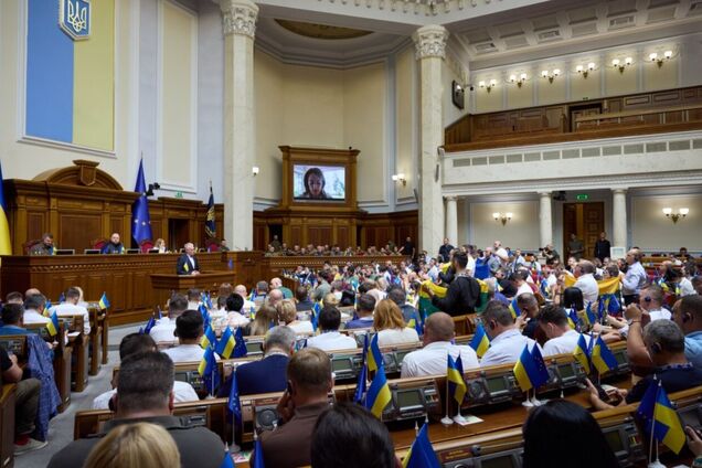 В Украине возобновили прямые трансляции заседаний Верховной Рады: когда и где смотреть