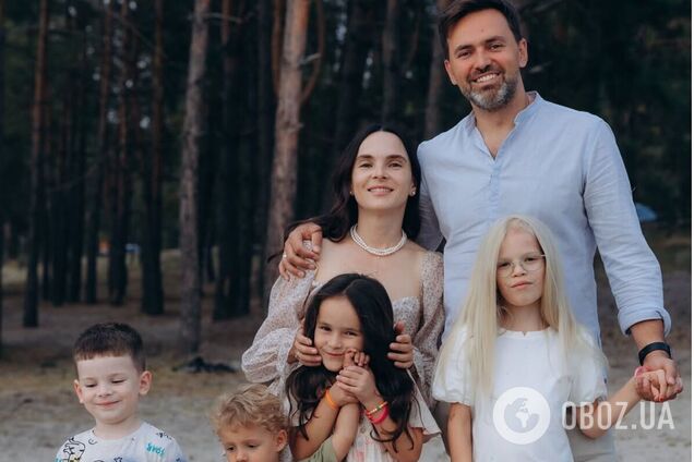 Далеко від України: Тімур Мірошниченко з сімʼєю зустріли Новий рік під салюти на екзотичному курорті. Фото