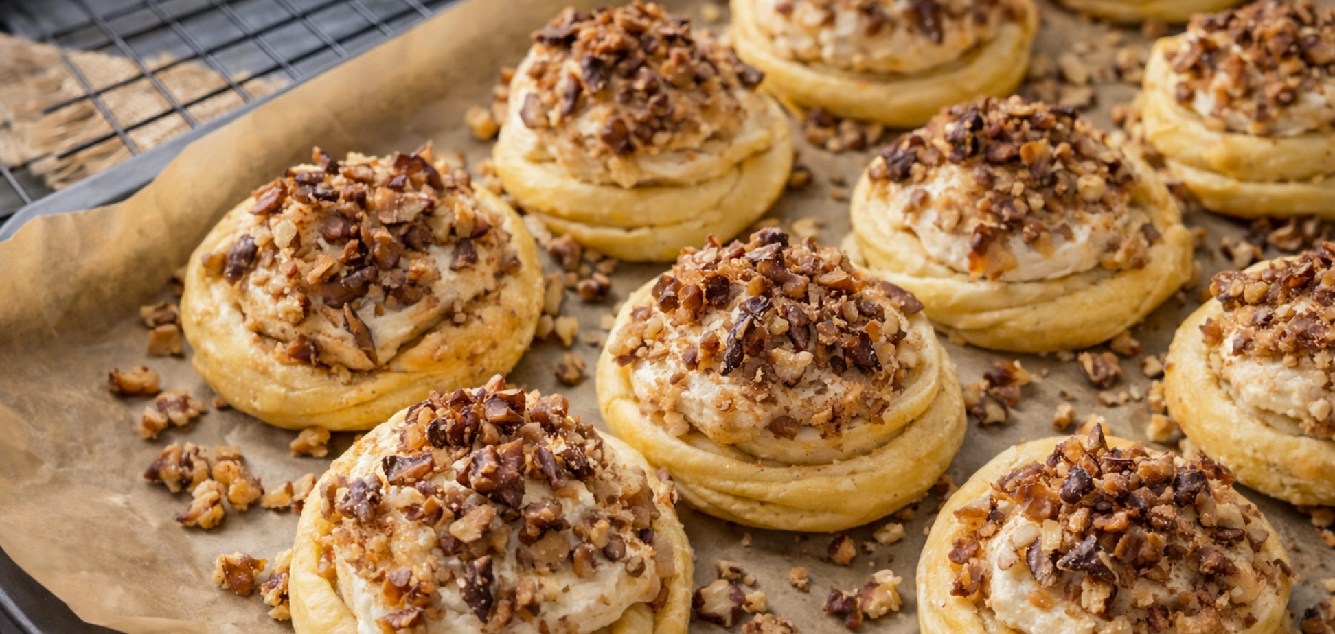 Идеильно к чаю или кофе: как приготовить домашнее ореховое печенье из слоеного теста