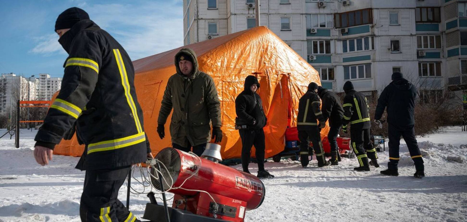 В Украине развернули почти 7 тысяч пунктов несокрушимости: как их найти с помощью смартфона. Фото