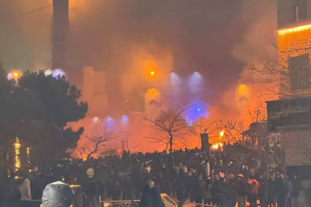 Загинули тисячі людей, Трамп готовий втрутитися: що відбувається в охопленому протестами Ірані