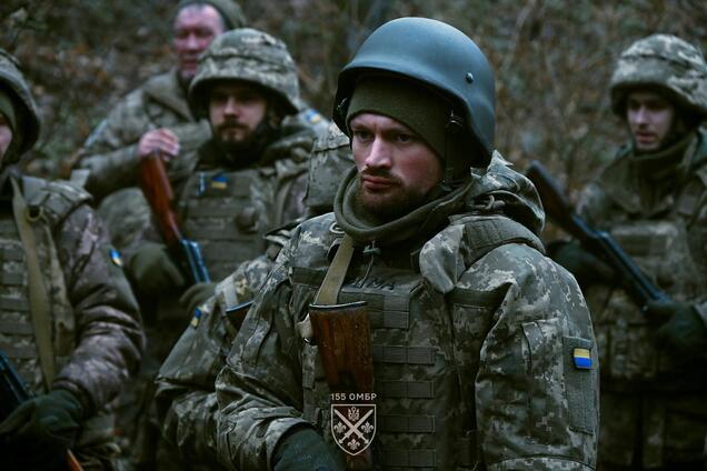 Блестящая работа: украинские воины сожгли колонну оккупантов под Покровском. Видео