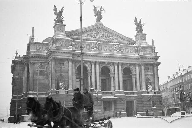 Зимовий Львів: у мережі показали атмосферні фото з минулого століття