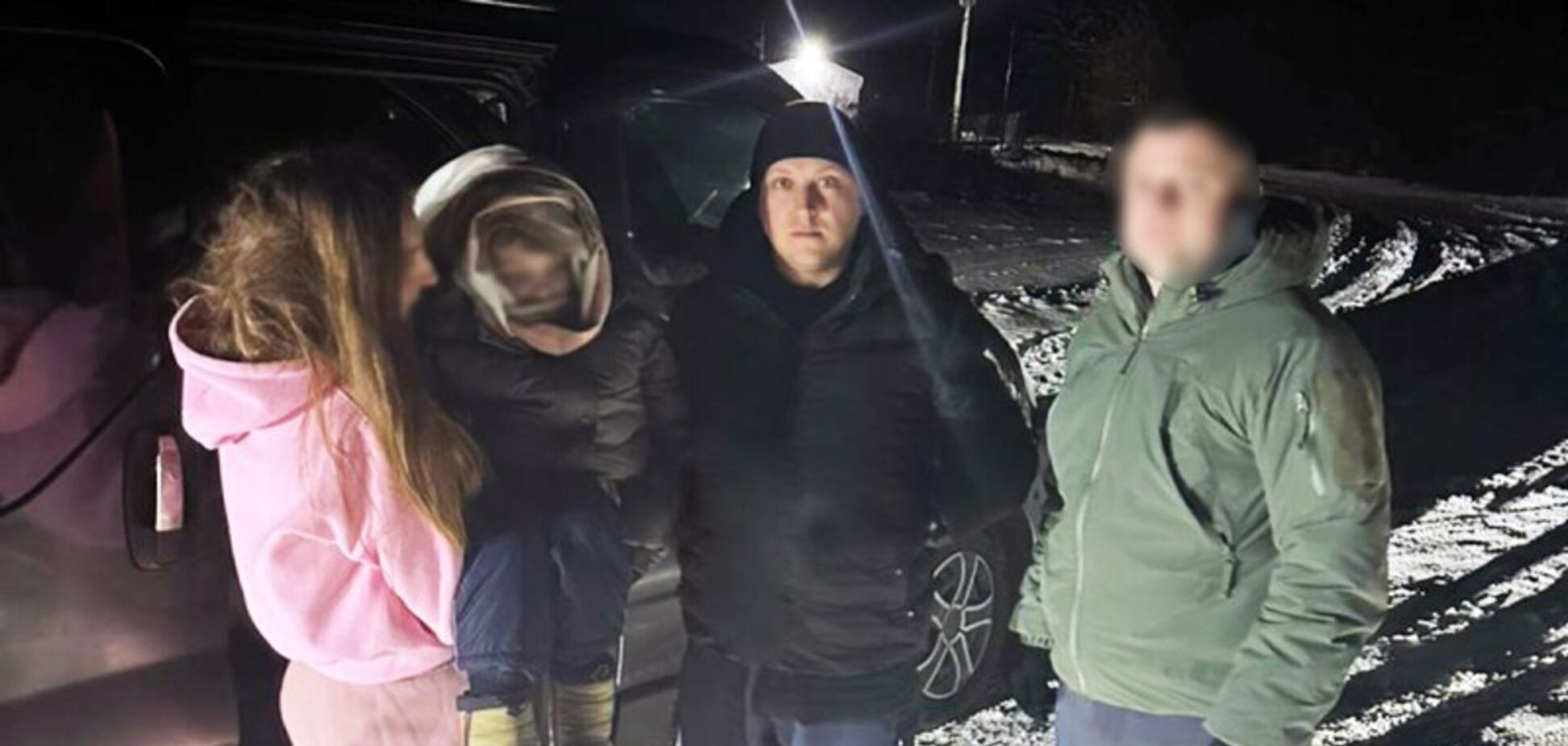 Пошуки тривали у складних умовах: на Хмельниччині розшукали 7-річного хлопчика, який ледь не замерз у лісі. Фото