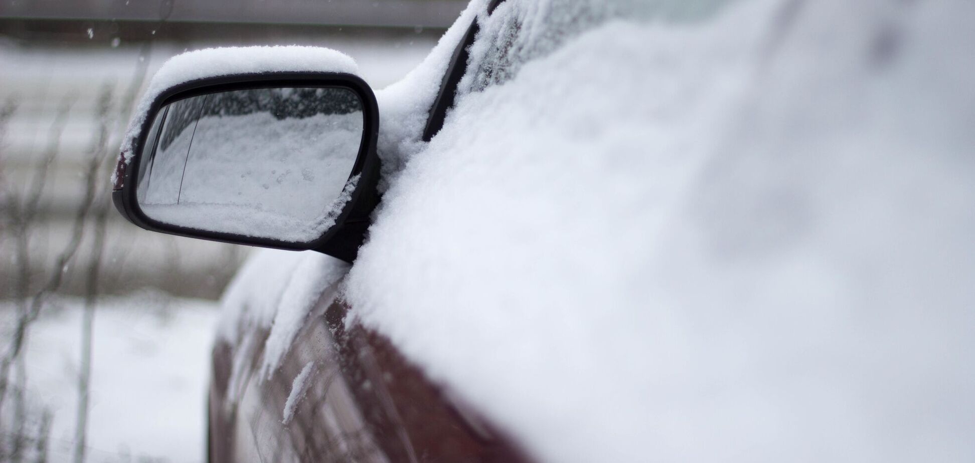 Як за допомогою лимона швидко розморозити лобове скло авто: незвичний лайфхак