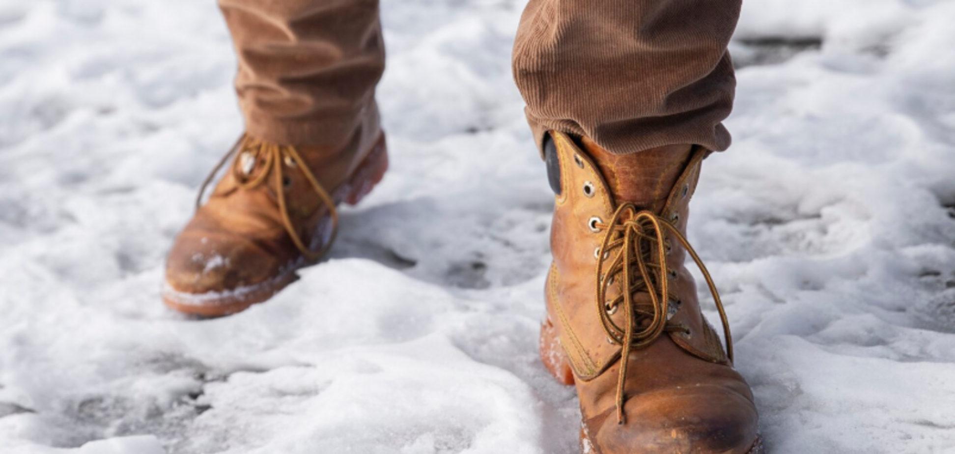 Де не варто зберігати взуття взимку: цінна порада