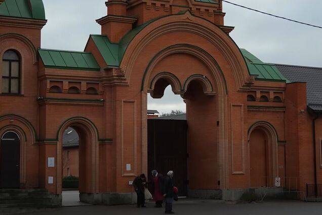 Скандал із підпільною школою: настоятель монастиря УПЦ МП втік до Молдови. Розслідування