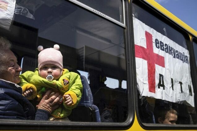 'Сложное, но необходимое решение': объявлена обязательная эвакуация детей вместе с родителями из пяти населенных пунктов Запорожья