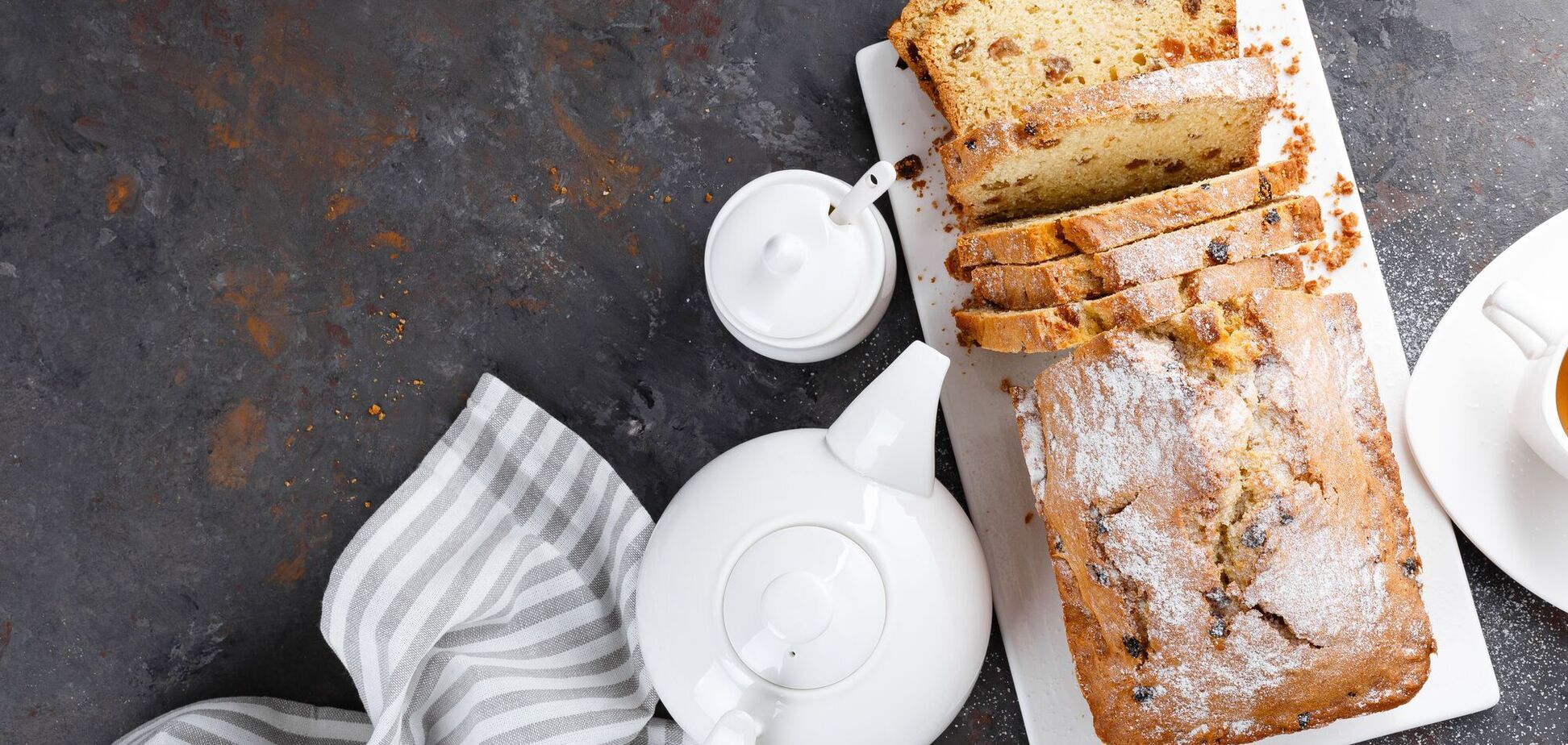 Що швидко спекти до чаю без заморочки: рецепт кексу на згущеному молоці