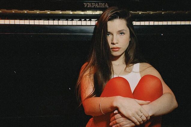 'А что с парнем? Он не крещеный?' Кристину Соловий застали с новым возлюбленным, и его реакция озадачила сеть