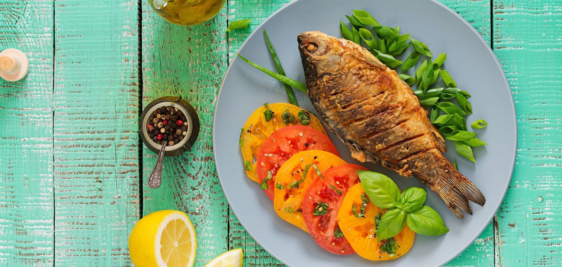 Не обваливайте рыбу в муке: как правильно жарить, чтобы не было запаха и брызг масла