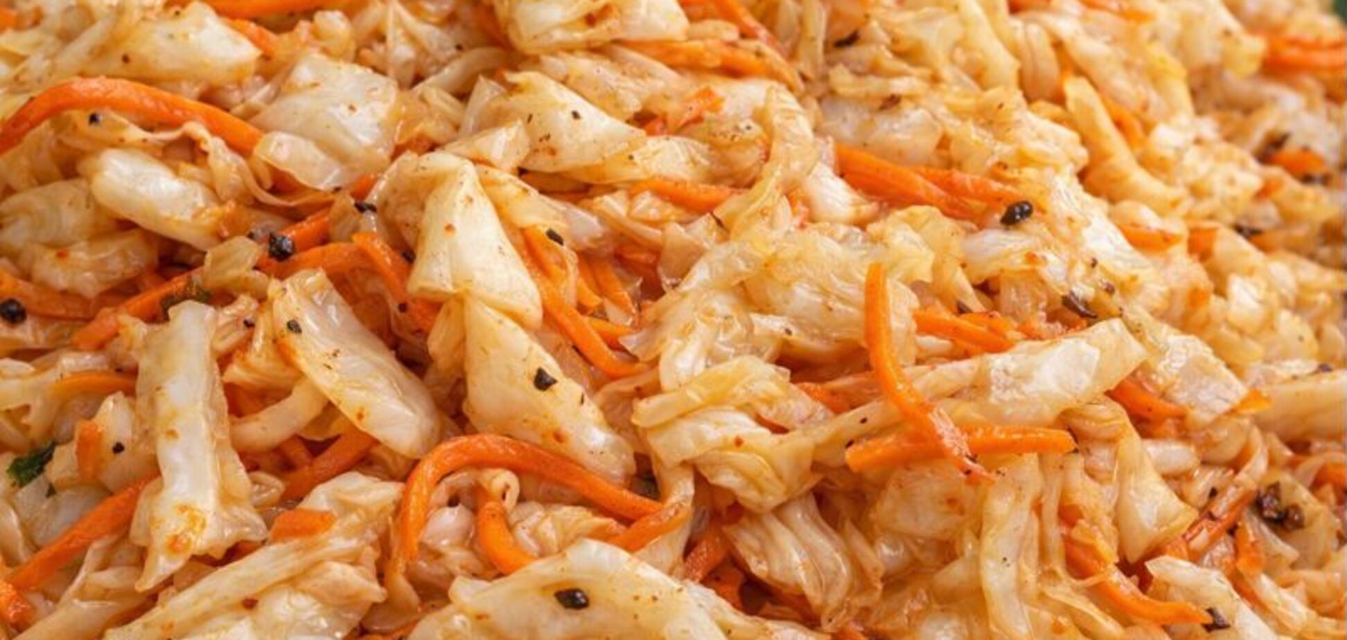Пикантная капуста по-корейски с морковью и чесноком: делимся рецептом вкусной закуски