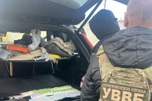 За 'путешествие' в Румынию брали по 8 тыс. долларов: пограничники разоблачили схему незаконного пересечения границы с участием должностных лиц ТЦК