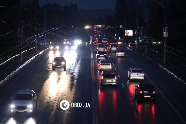 Автодорога в Києві під час відключення електроенергії
