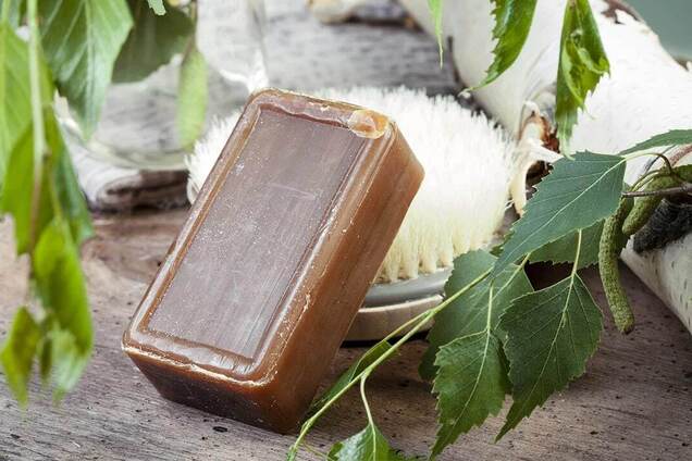 Дегтярное мыло снова в тренде: почему его массово покупают впрок