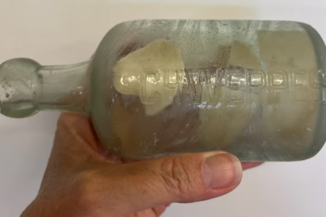 На пляжі знайшли пляшку з посланнями солдатів Першої світової, написаними більше ніж 100 років тому