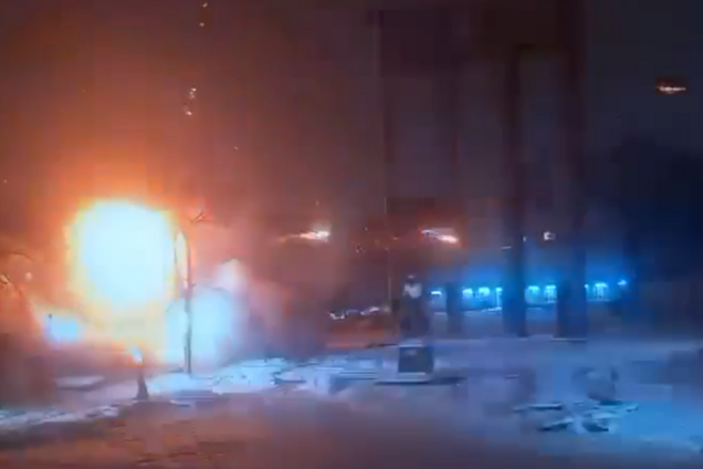 'Символическое место': Россия атаковала Львов, дрон попал в детскую площадку у памятника Бандере. Видео