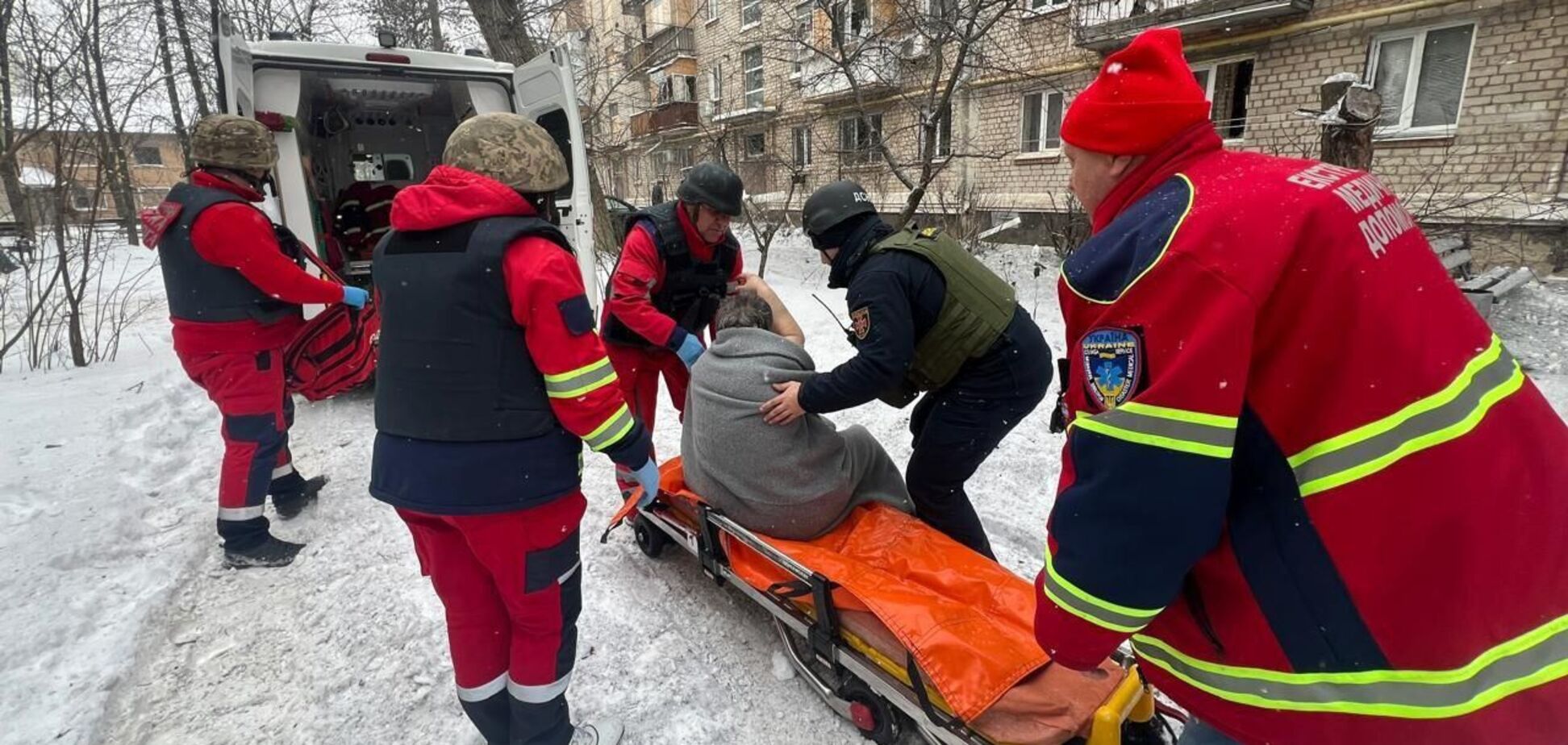 Оккупанты ударили по Никополю: погибли два человека, еще шестеро пострадали. Фото