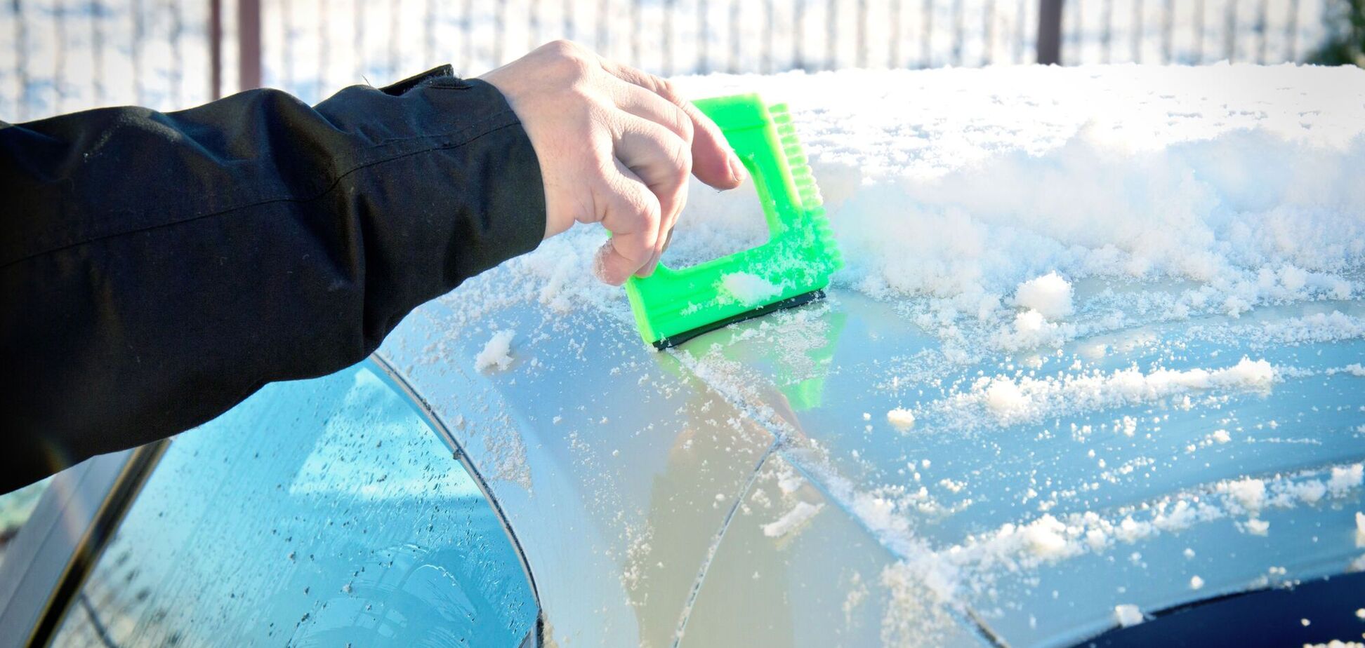 Як за лічені хвилини розморозити лобове скло авто: комбінація з двох кнопок