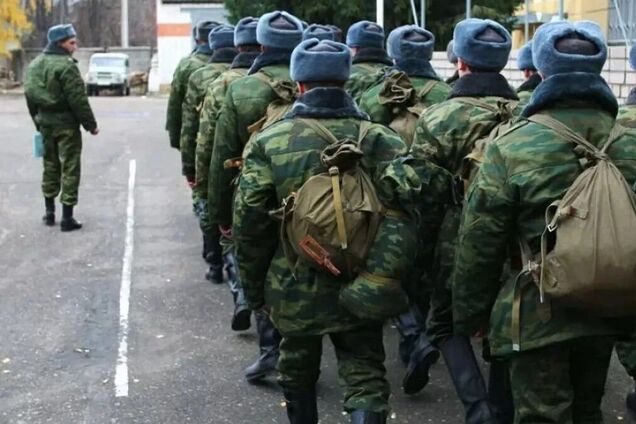 На окупованій Донеччині оголосили призов молоді в армію РФ: як це відбувається