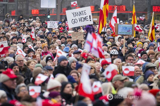 'Make America Go Away': у Данії тисячі людей протестували проти планів Трампа щодо Гренландії. Відео