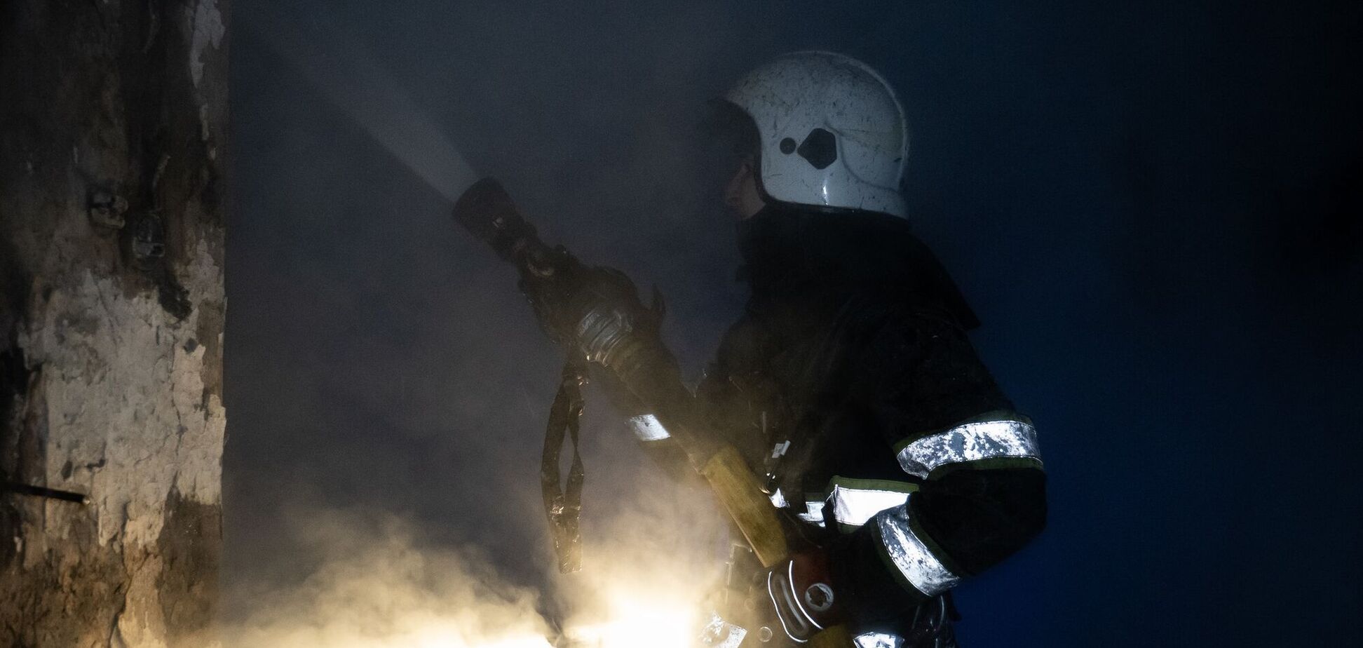 Армия России атаковала Хмельницкую область: возник пожар на одном из предприятий. Фото и видео