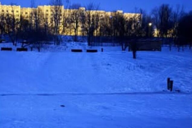 Каталася з гірки та зазнала смертельних травм: у Харкові загинула 70-річна жінка. Фото