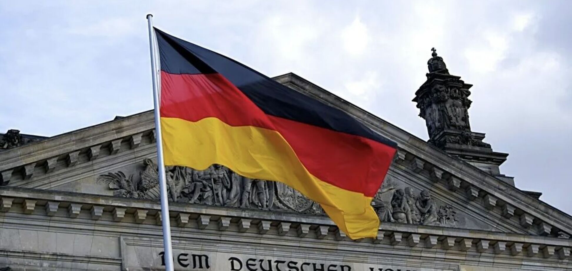 Німеччина може підвищити для США плату за оренду військових баз: до чого тут мита Трампа