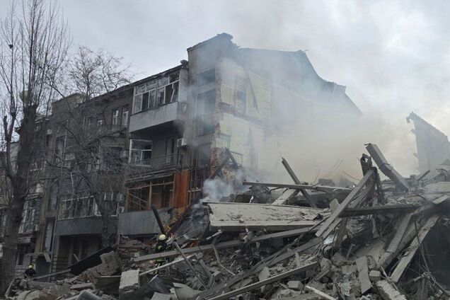 Кількість загиблих після удару РФ у Харкові знову зросла