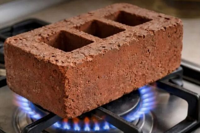Від цегли на газу можна задихнутися, а через каструлю з водою ще більше замерзнути