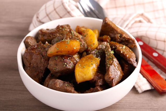 З чим потушкувати печінку, щоб вона була м'якою та соковитою: ділимось простим рецептом