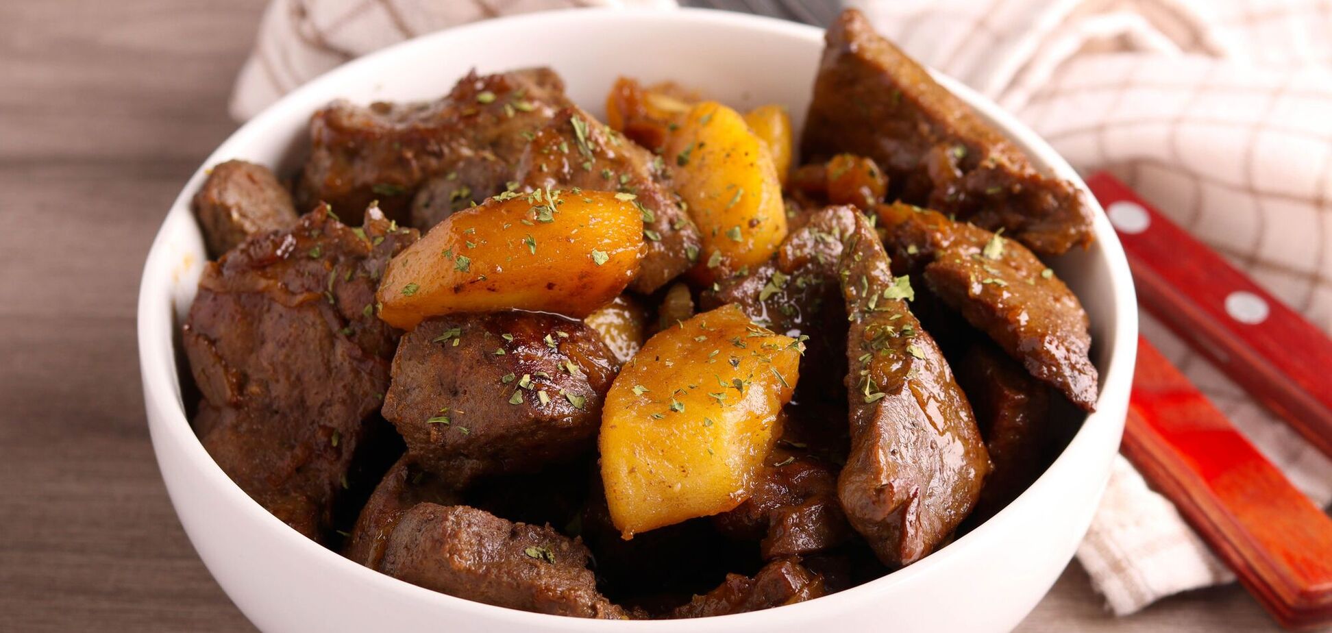 С чем потушить печень, чтобы она была мягкой и сочной: делимся простым рецептом