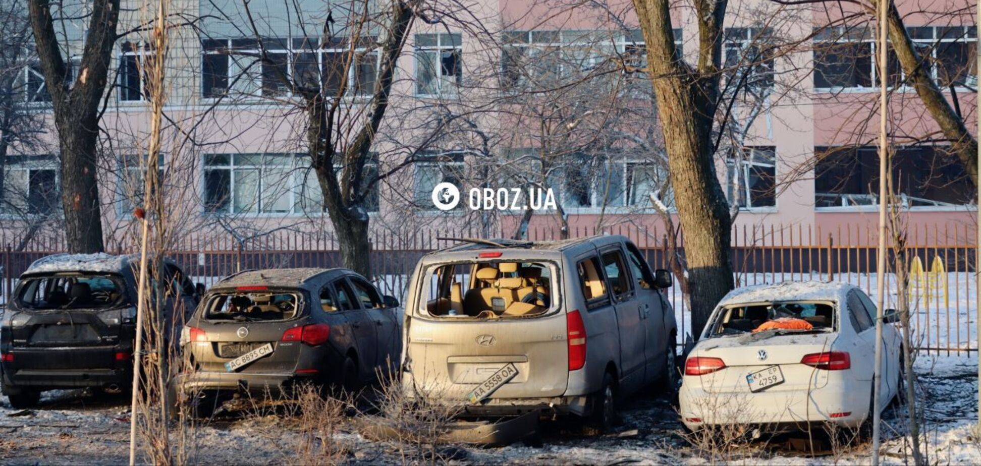 Дрон взорвался в воздухе, повреждена школа: последствия обстрела РФ на Русановке в Киеве. Фото и видео