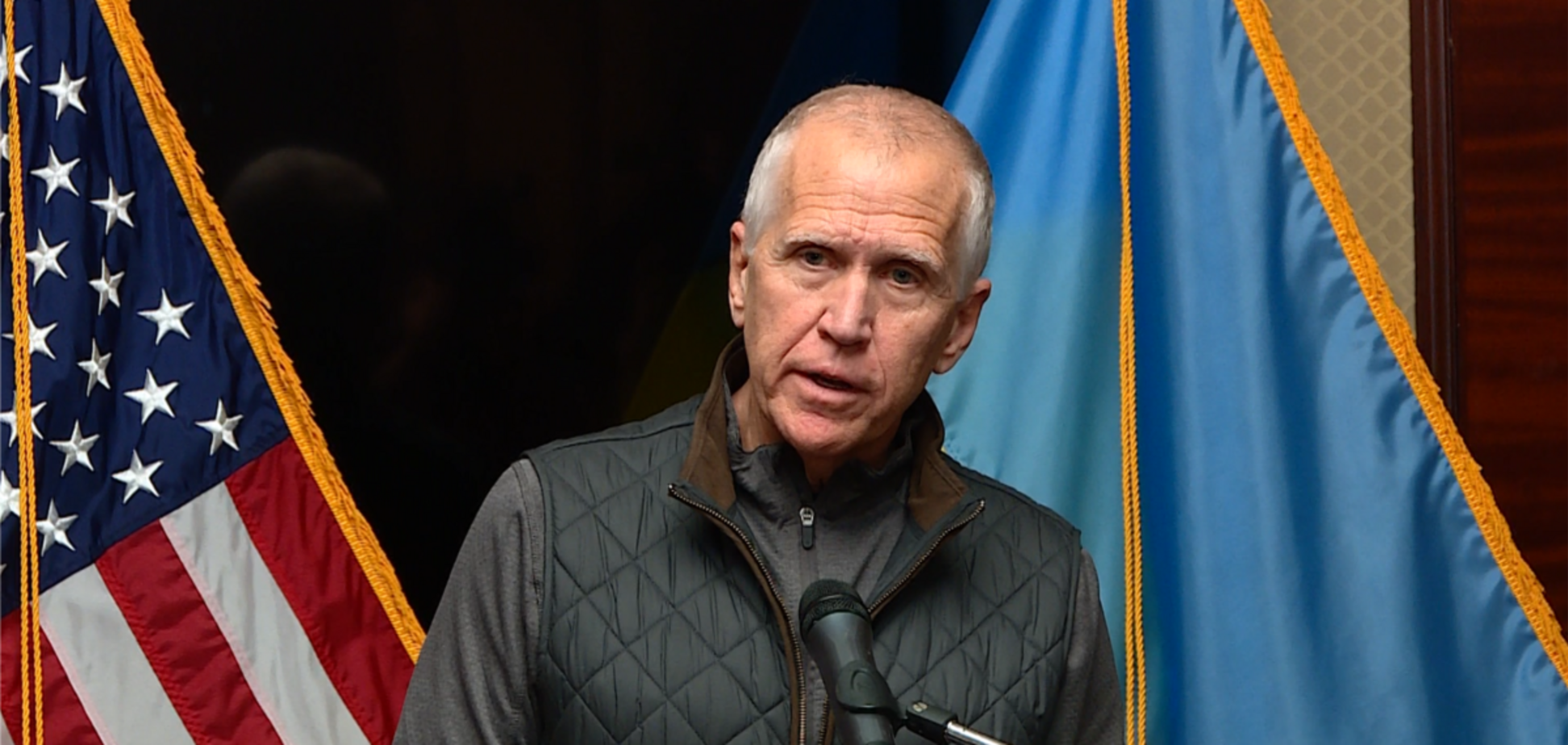 'Ему нельзя доверять': сенатор-республиканец Том Тиллис открыто назвал Путина убийцей. Видео