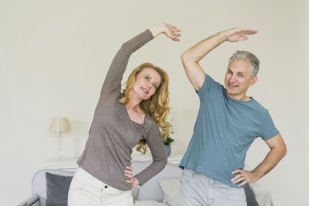 6 хвилин вранці для плоского живота: ефективний комплекс вправ після 55 років. Відео