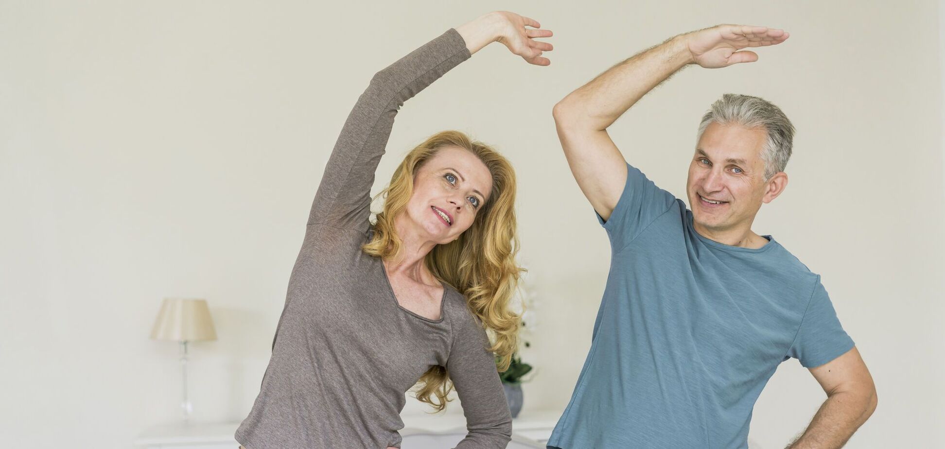 6 хвилин вранці для плоского живота: ефективний комплекс вправ після 55 років. Відео