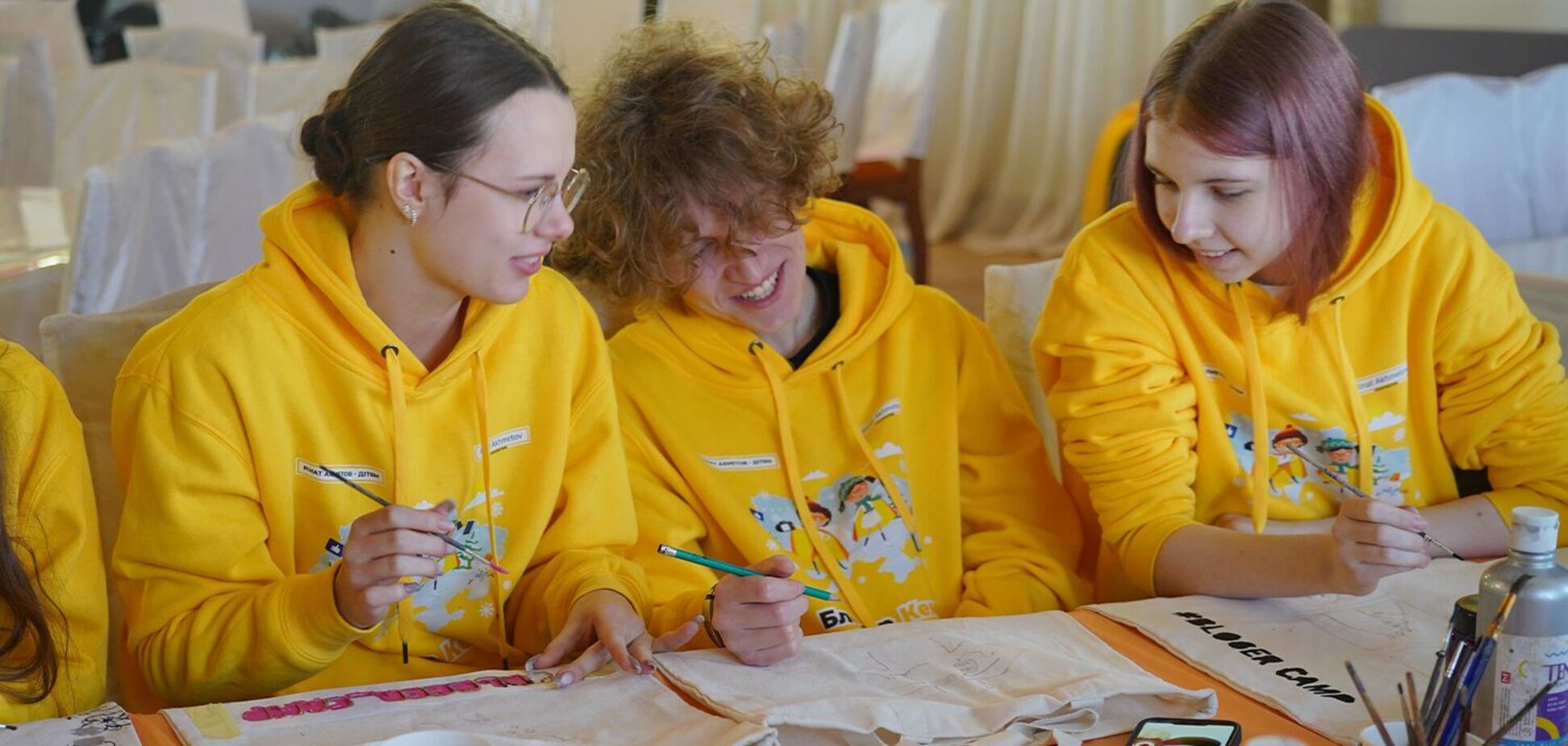 'Блогер Кэмп' – это субкультурное сообщество': психологи Фонда Рината Ахметова помогают восстанавливаться пострадавшим от войны детям