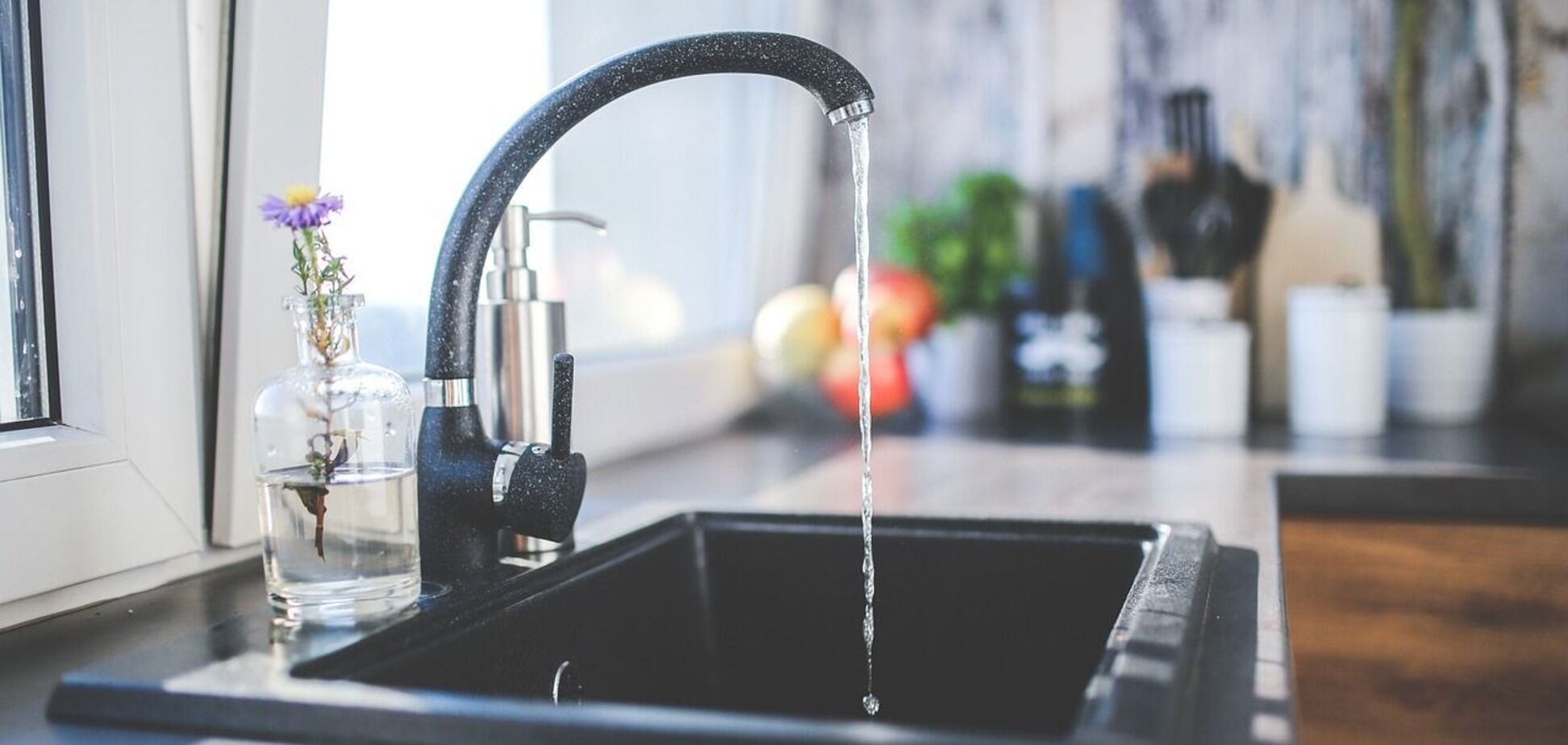 У Києві повністю відновили водопостачання будинків після атаки РФ. Подробиці