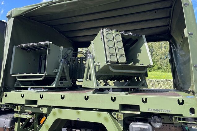 Готується зупиняти російські танки? Німеччина планує замовити системи дистанційного мінування на гусеничному БТР. Фото, відео