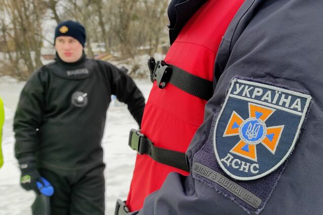 В ледяной воде и в мороз до -15°C: водолазы ГСЧС провели уникальную спецоперацию по восстановлению ТЭЦ в Киеве. Видео