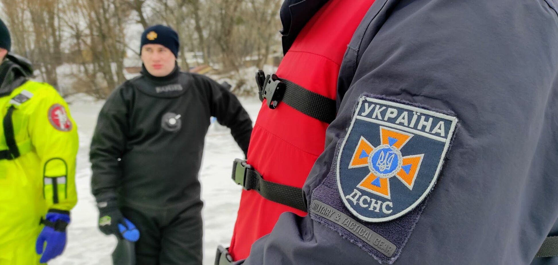 У крижаній воді та в мороз до -15°C: водолази ДСНС провели унікальну спецоперацію з відновлення ТЕЦ у Києві. Відео