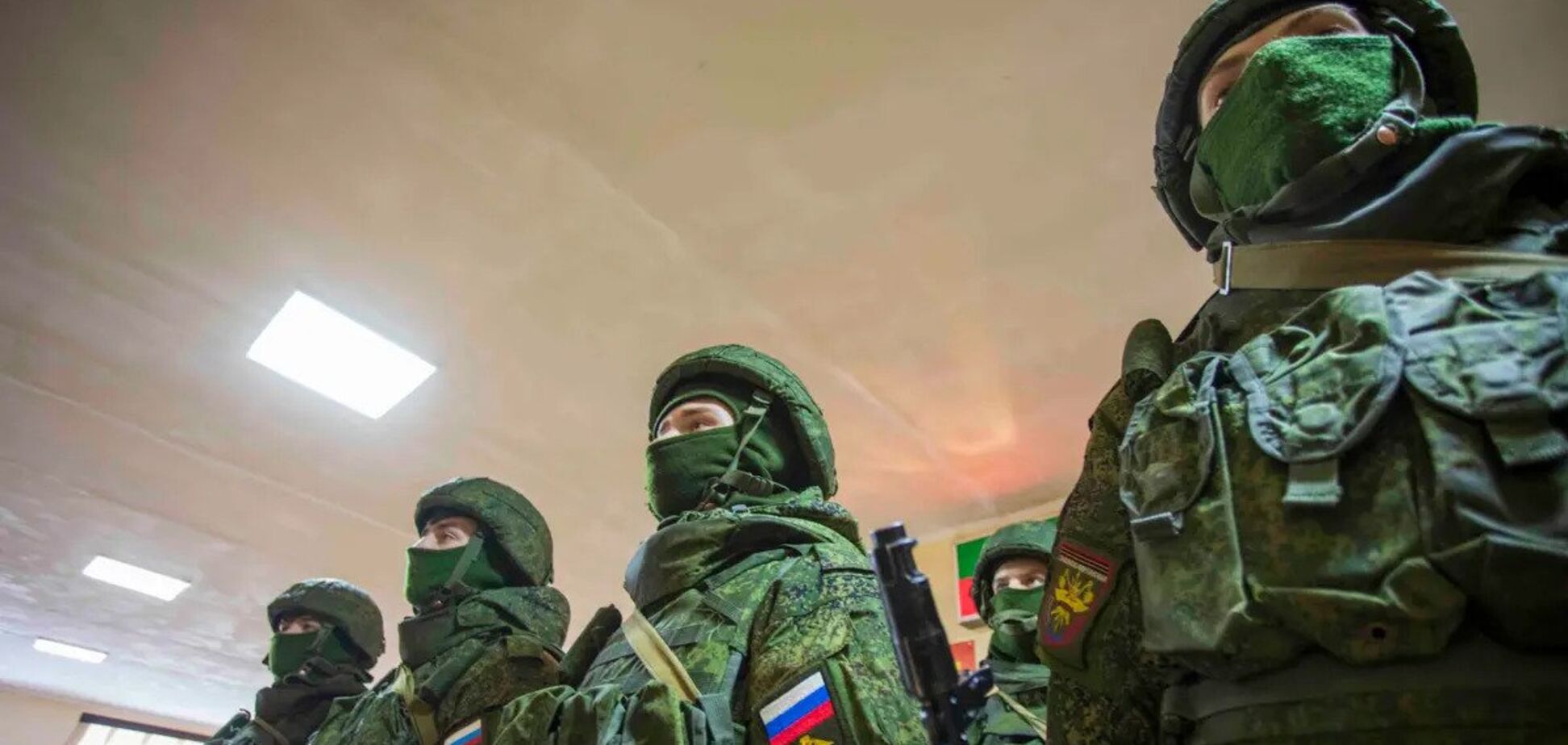 'Підписав, лежачи на підлозі поїзда': у Росії строковики скаржаться на примус до укладання контрактів і участі у війні в Україні