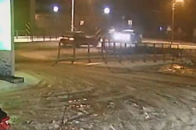 В Польше пьяный водитель сбил 18-летнюю украинку на пешеходном переходе и скрылся: момент аварии попал на видео