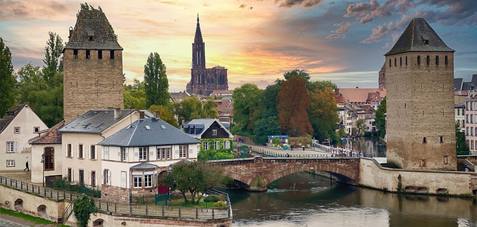 У Франції знайшли собор, 'гарніший за Нотр-Дам': куди радять поїхати