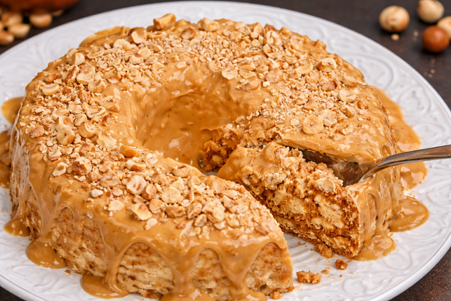 Вкусный торт из печенья без выпекания: понадобится всего четыре ингредиента