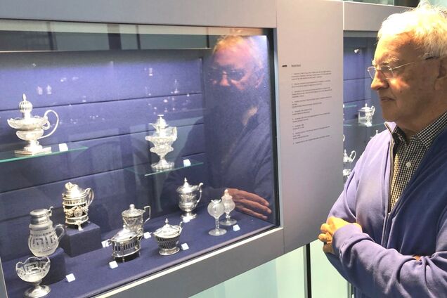 Разбили 14 витрин: в Нидерландах ограбили музей серебра