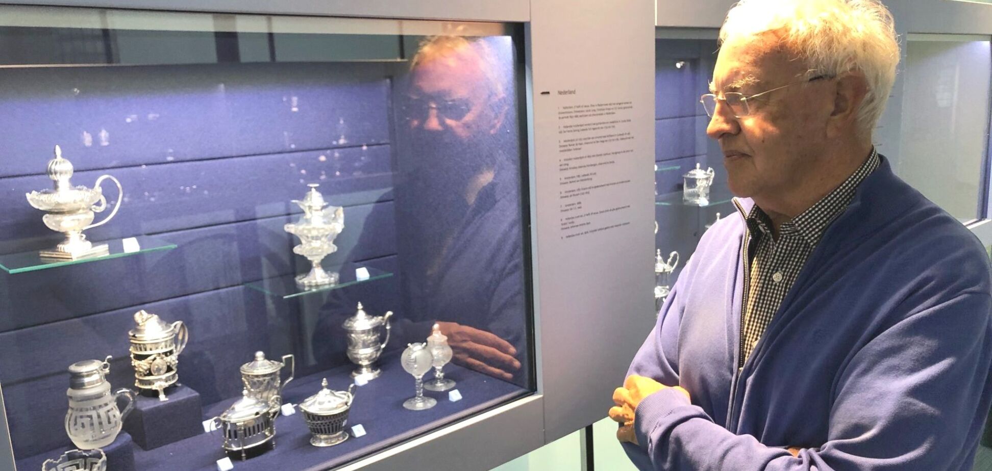 Разбили 14 витрин: в Нидерландах ограбили музей серебра