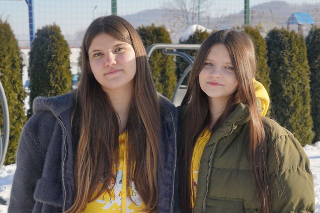 Этот лагерь делает детей счастливыми: сестры с Луганщины стали участницами 'Блогер Кэмпа' от Фонда Рината Ахметова