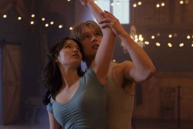 'Як на льоду': на Netflix вийшов новий серіал із любовним трикутником